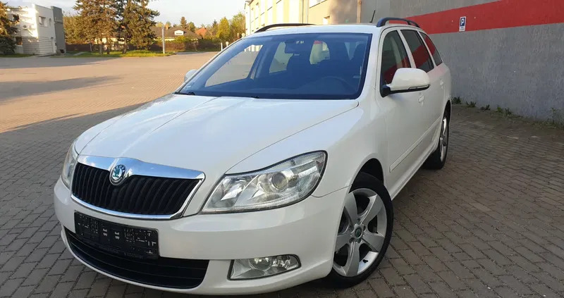 skoda octavia elbląg Skoda Octavia cena 23999 przebieg: 299900, rok produkcji 2012 z Elbląg